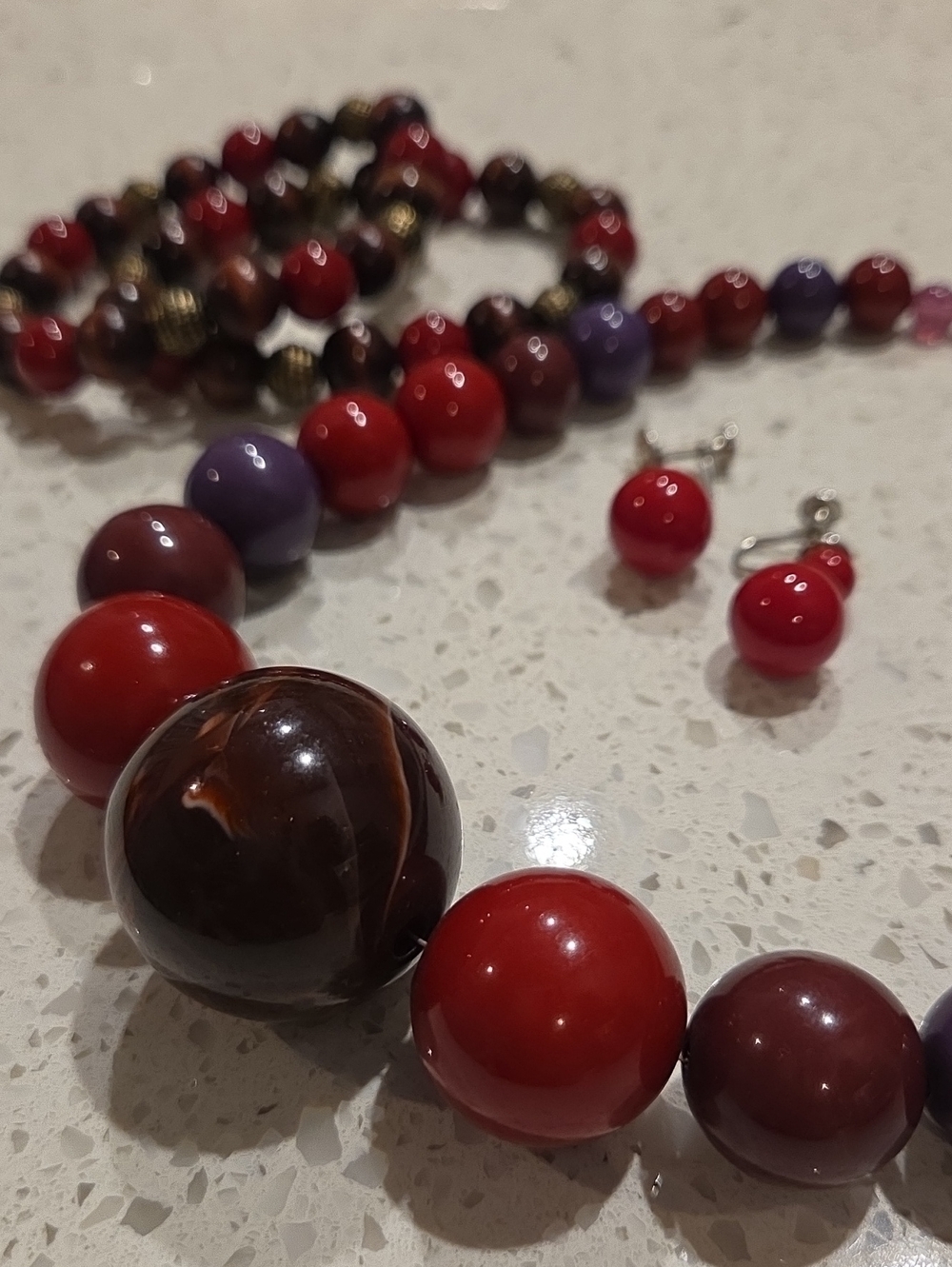 Vintage Lucite Bold Red and Purple Bead Choker Necklace, Earrings 5pc Set